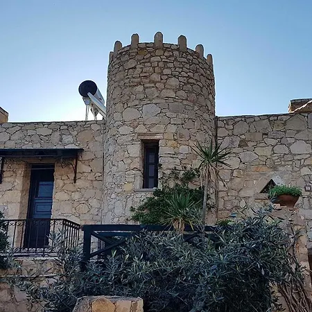 Castle Vigla Λακκί