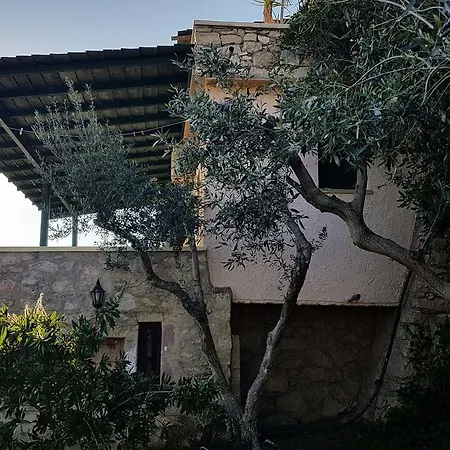 Castle Vigla Λακκί